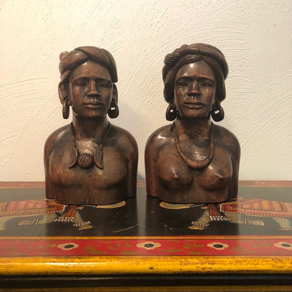 Wood Carved Statues Set Of 2 Unique Detail Carved Man & Woman - Picture 6 of 9